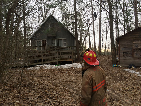 Firefighters act fast, extinguish house fire