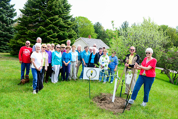 White Pine Village gardeners pay tribute to Don Gohn