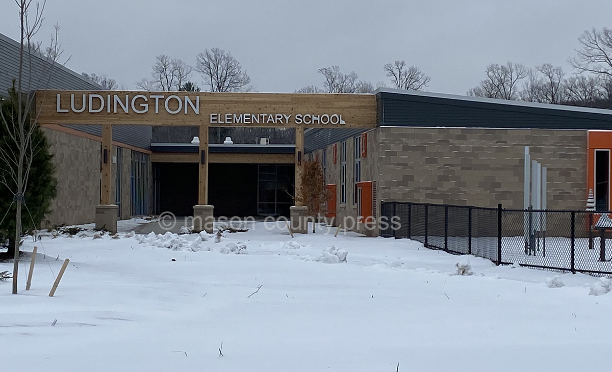 VIDEO Public gets glimpse of new Ludington Elementary School